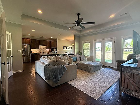 3rd image of 73 Ashleigh Dr
