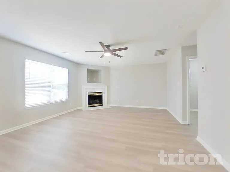 4635 Christenbury Hills Ln — Photo 4