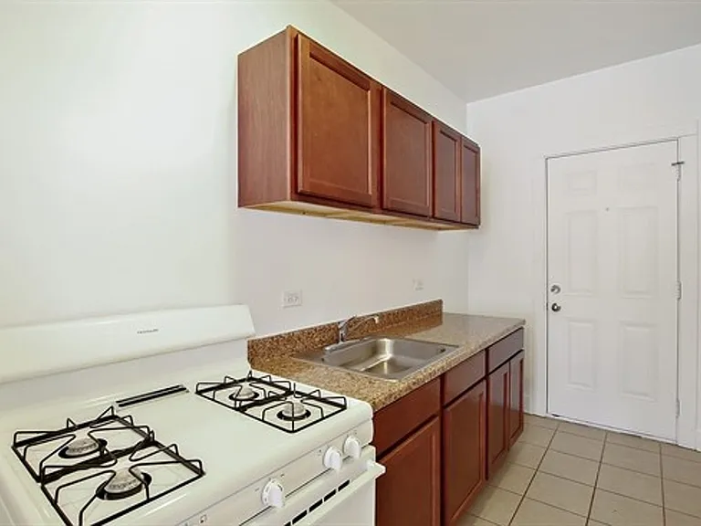 7057 S Princeton — Photo 9