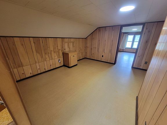 4th image of 1151 Pease Rd