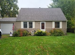 1721 Falkirk Rd, Madison, OH 44057