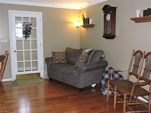 5th image of 5736 Edgehill Dr