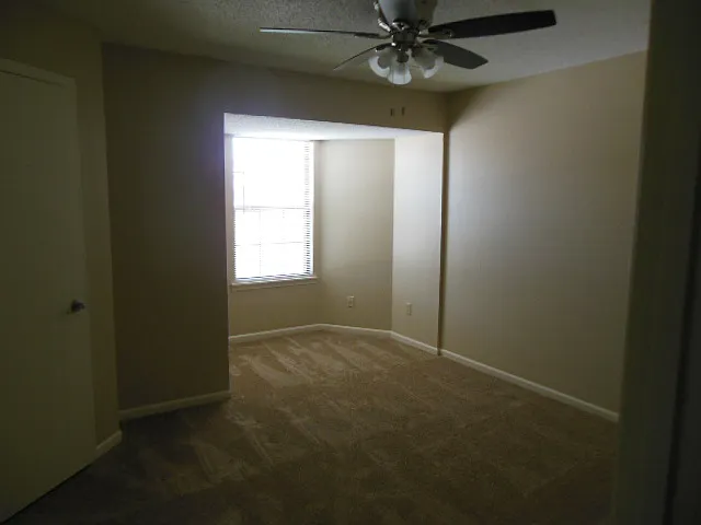 633 NE English Manor Dr #A — Photo 18