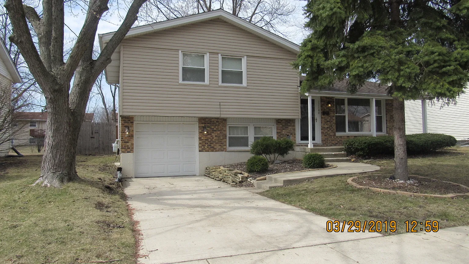 17100 Locust Dr photo 1
