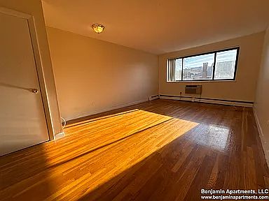 2nd image of 123 Dustin St APT 32
