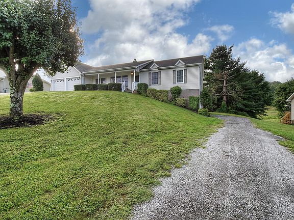 2nd image of 148 Emerald Hill Dr