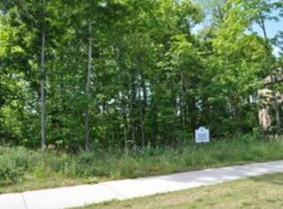 9961 Urbandale Ln N, Maple Grove, MN 55311