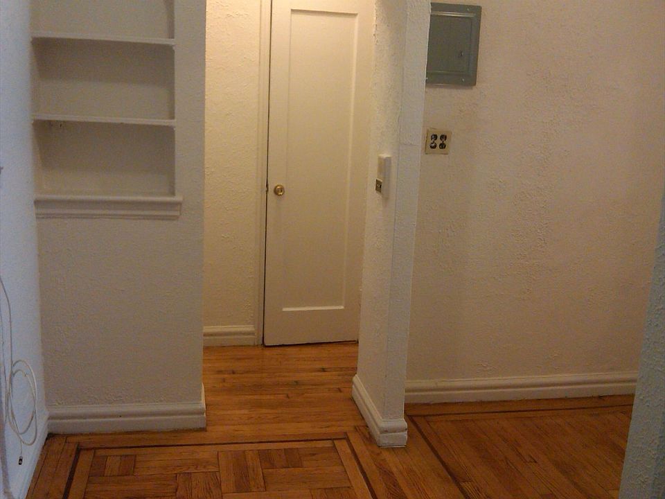 2nd image of 2345 Tiebout Ave #D