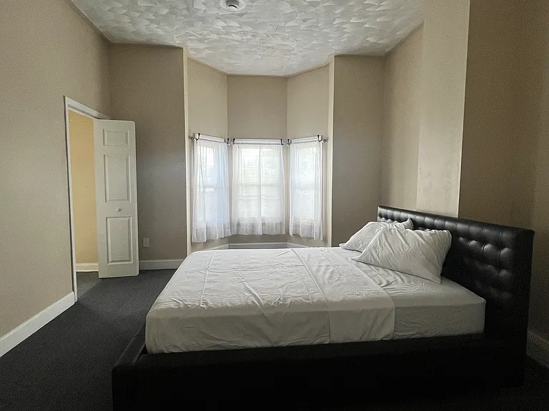 125 S 9th St #2 — Photo 9