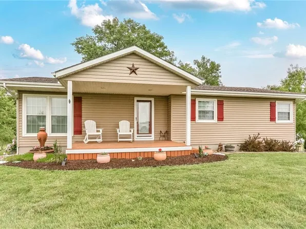 20440 147th St, Basehor, KS 66007