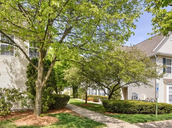 462 Cambridge Dr, Butler Boro, NJ 07405