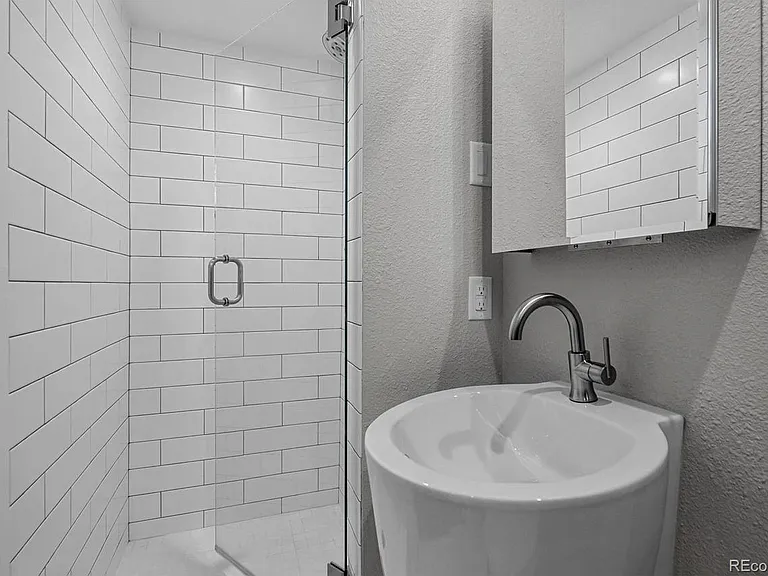 1550 N Ogden St #A — Photo 18
