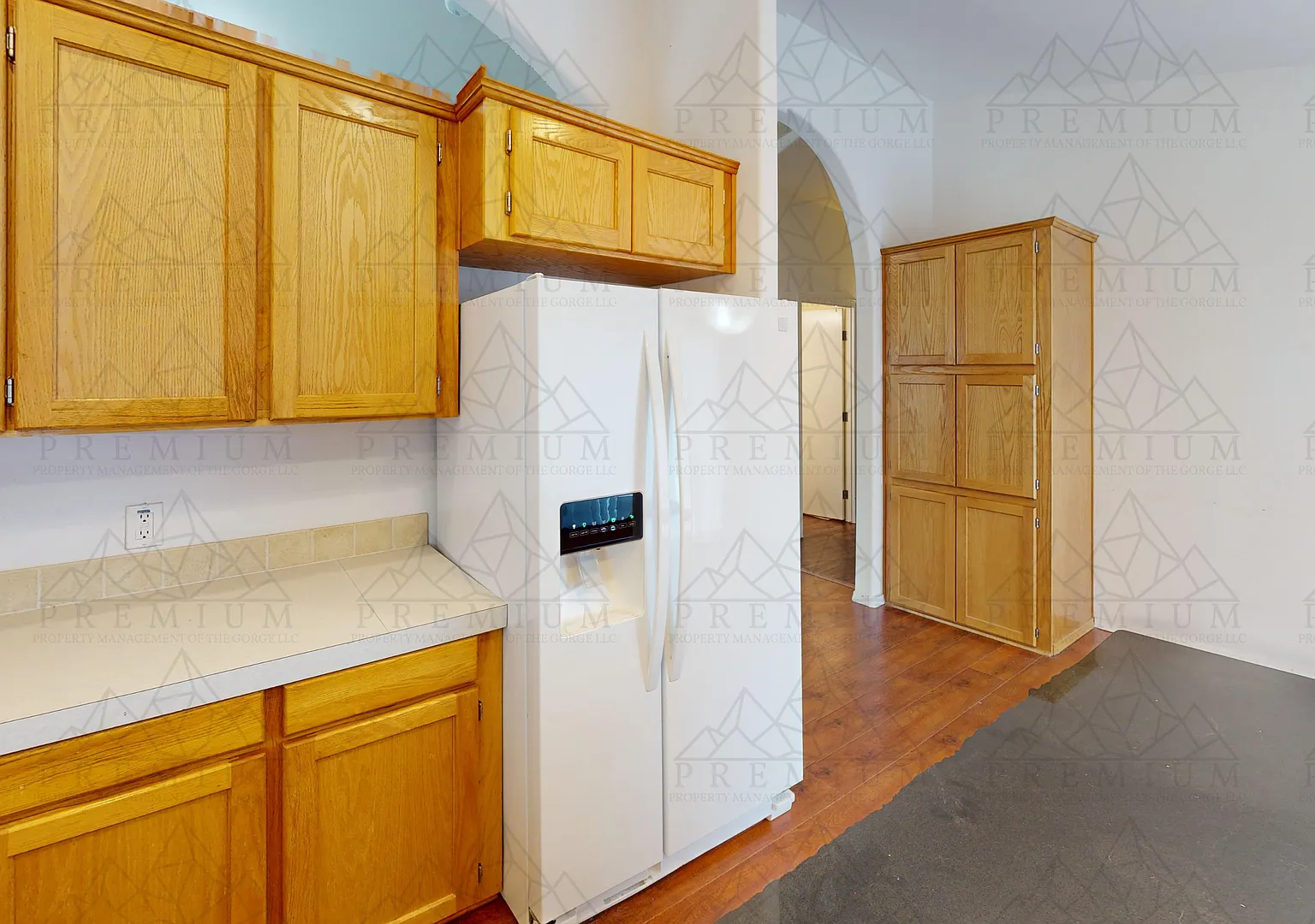 3 Bedroom Home in Odell Oregon — Photo 4