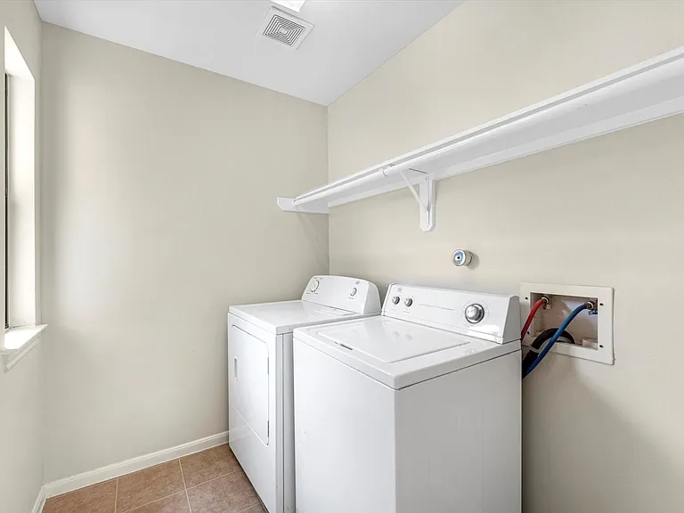 4217 Koehler St — Photo 22