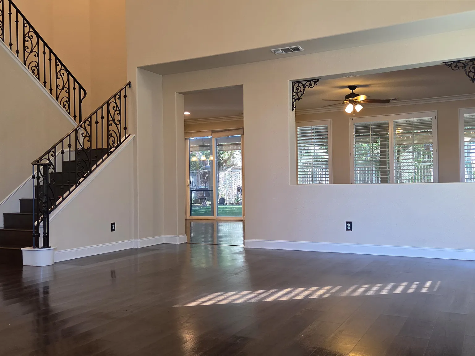 5 bed, 3194 sqft, $3,795 — Photo 1