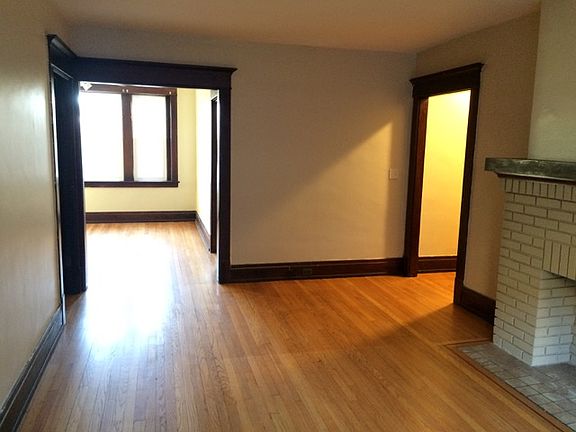 3rd image of 196 Crescent Ave APT 28