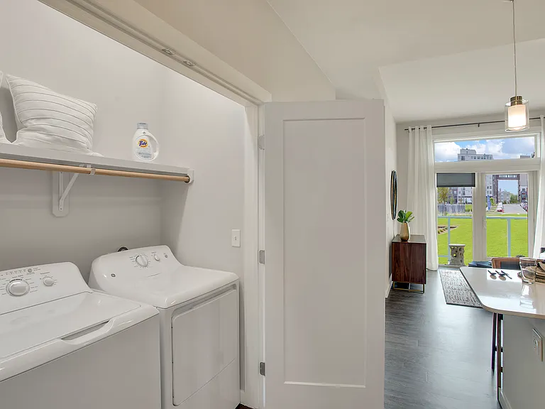 Overture 9th + CO 55+ Active Adult Apartment Homes — Photo 56