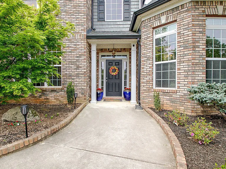 374 Persimmon Dr — Photo 5