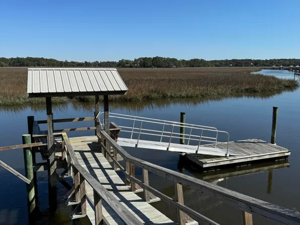 8250 Crooked Creek Ln, Edisto Island, SC 29438