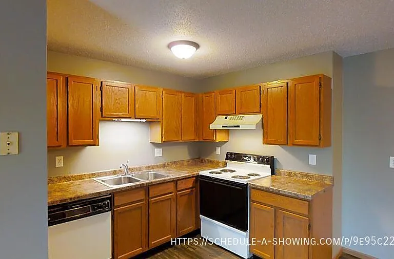 2445 Werner St #6 — Photo 3