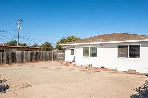 320 Boronda Rd — Photo 2