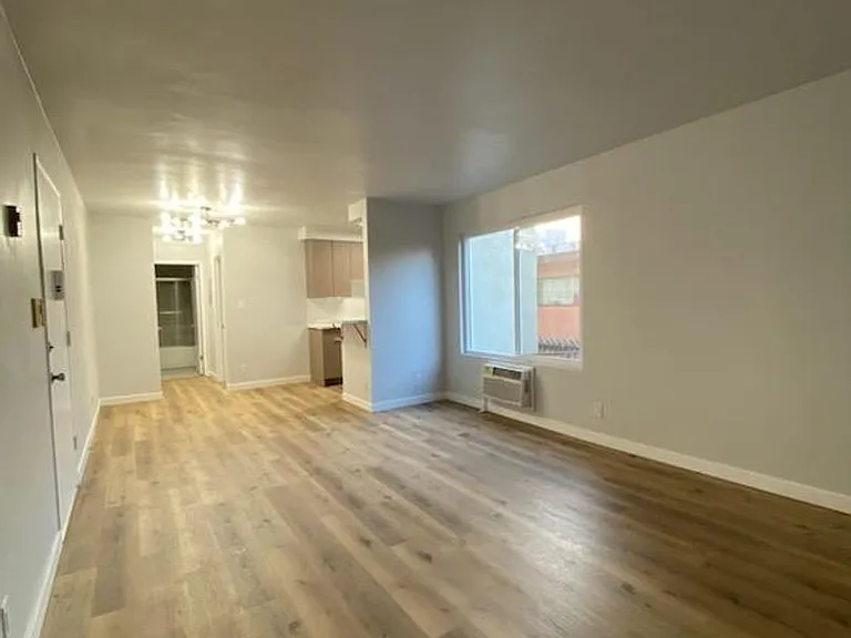 2515 Ocean View Ave — Photo 3