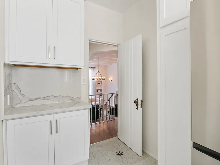 Four Gables Apartments — Photo 14