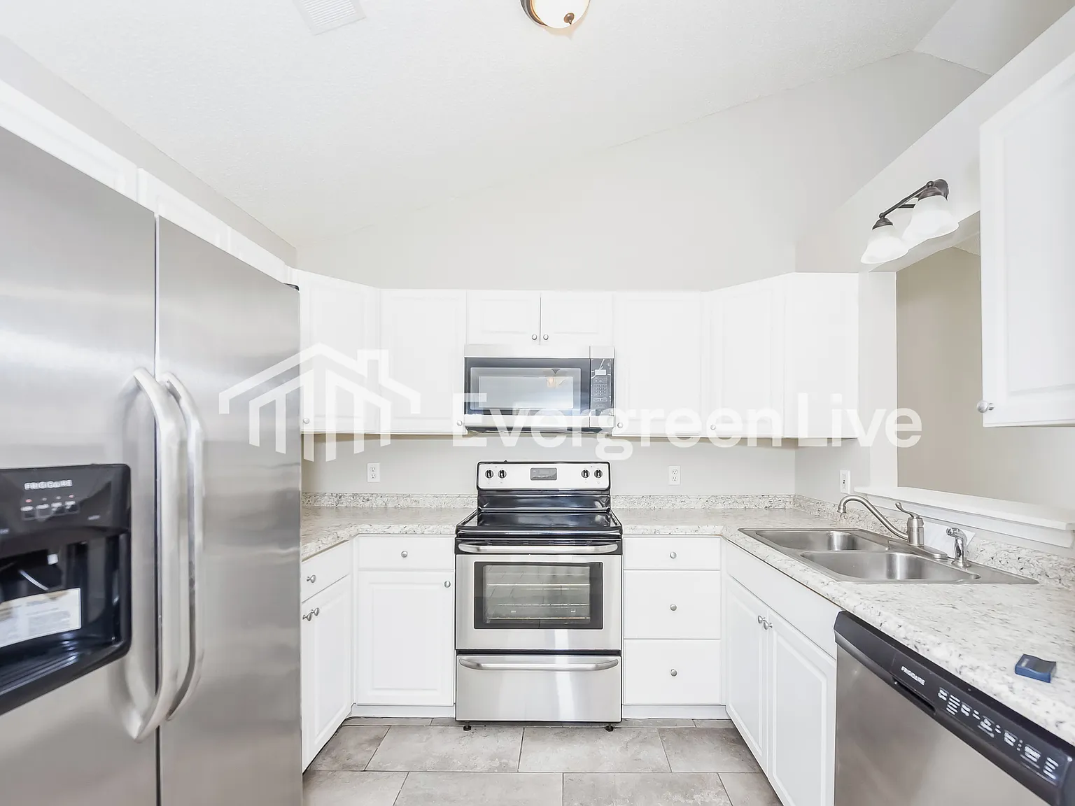 3 bed, 2.0 bath, 1083 sqft, $1,495 — Photo 4