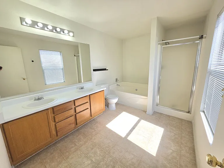 1137 S Fargo Ct — Photo 23