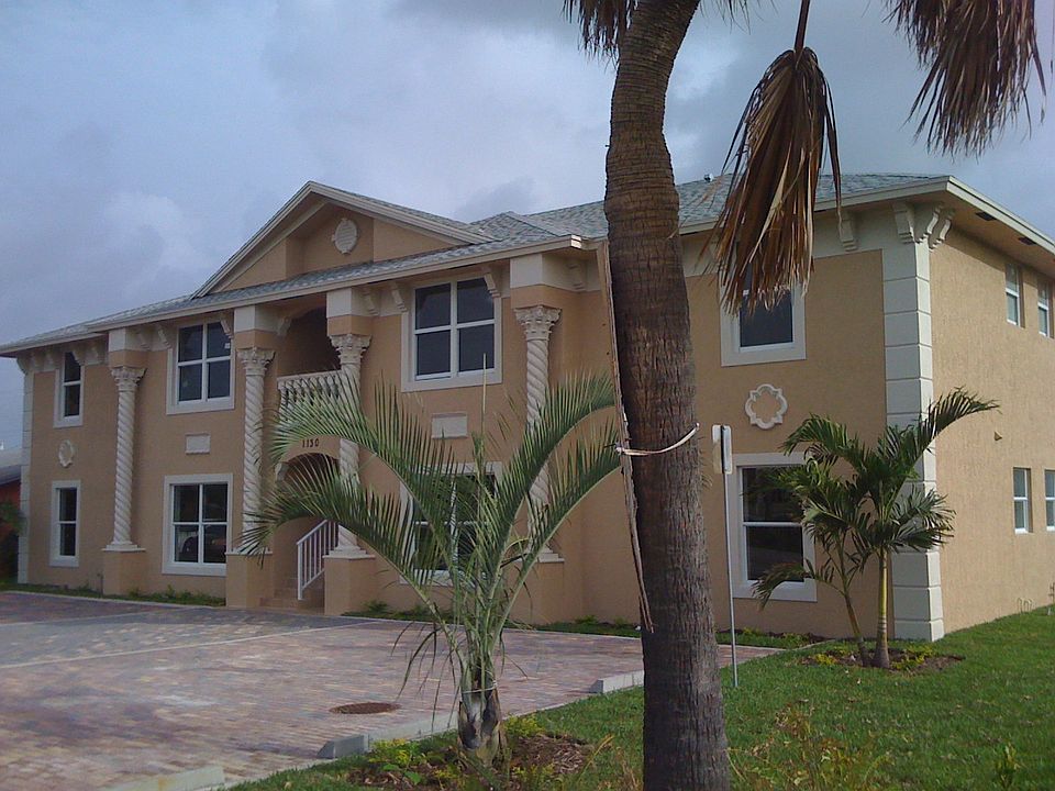 2nd image of 1130 Blue Heron Blvd W APT 2