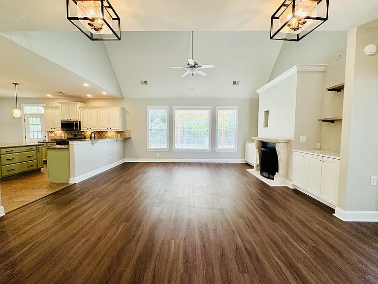 3571 Brampton Dr — Photo 9