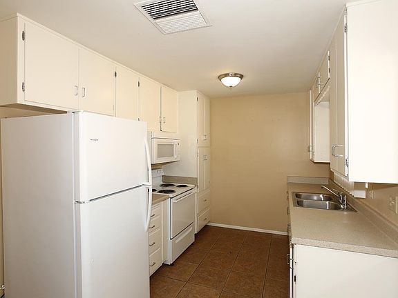 5th image of 6626 E Vernon Ave