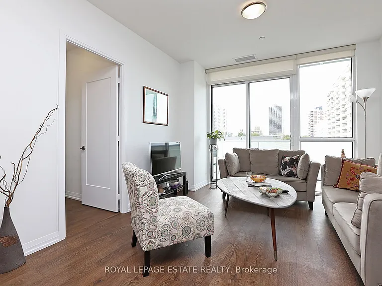 101 Erskine Ave #510 — Photo 9