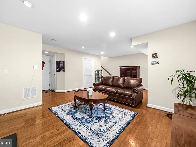 8058 Samuel Wallis St — Photo 12