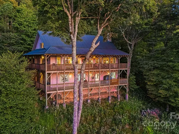 263 Lucas Ln, Mars Hill, NC 28754