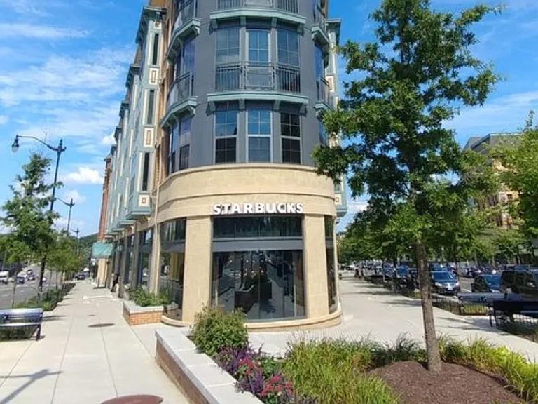 3914 10th St NE #3 — Photo 33
