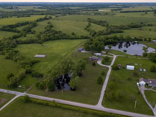783 NW 43p Rd, Clinton, MO 64735