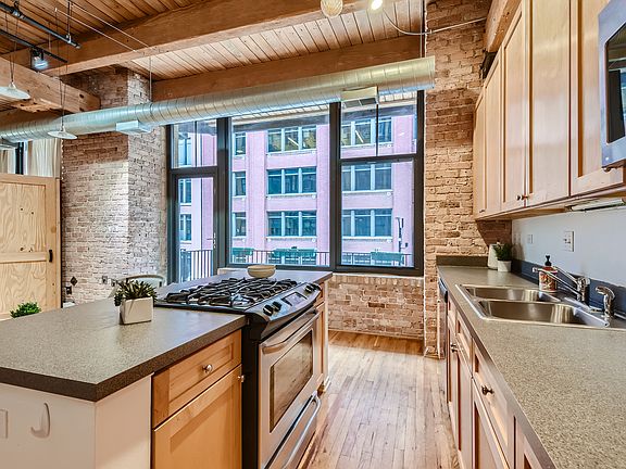 5th image of 625 W Jackson Blvd APT 312