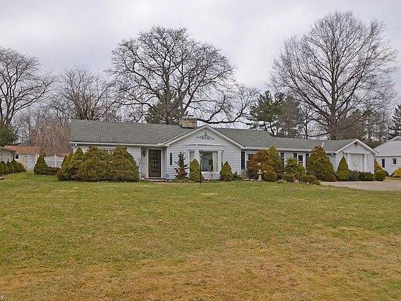 2nd image of 5940 Parkview Ln