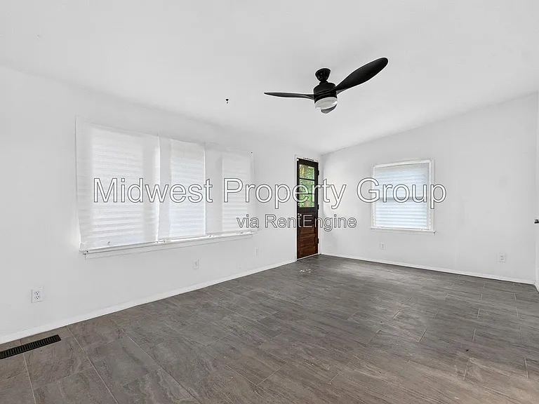 338 Lancashire Rd — Photo 17
