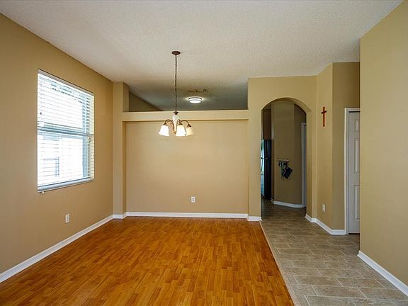 3rd image of 570 Carrigan Woods Trl