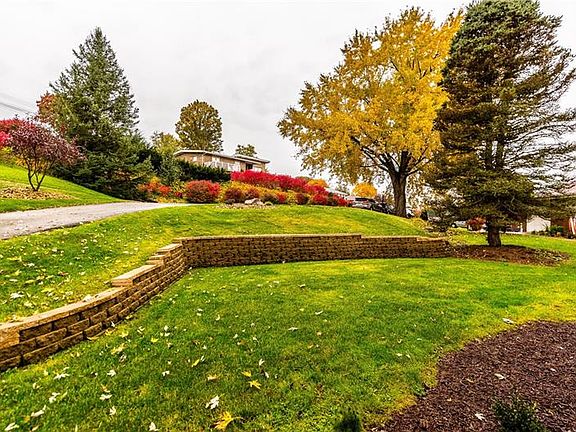 3rd image of 1313 Hornbake Dr
