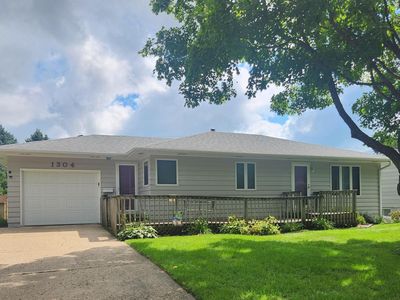 1304 Crestview Rd, Albert Lea, MN, 56007