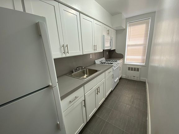 2nd image of 41-10 Bowne St #21