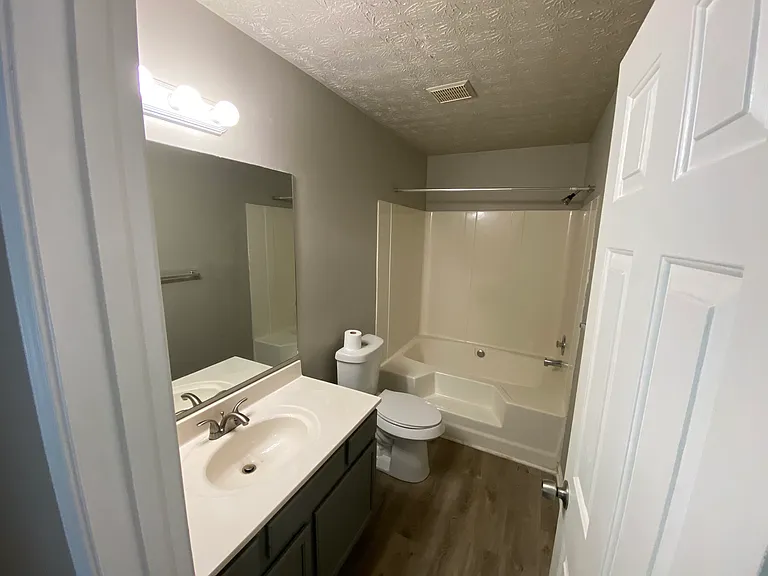 1810 Killarney Dr SW — Photo 15