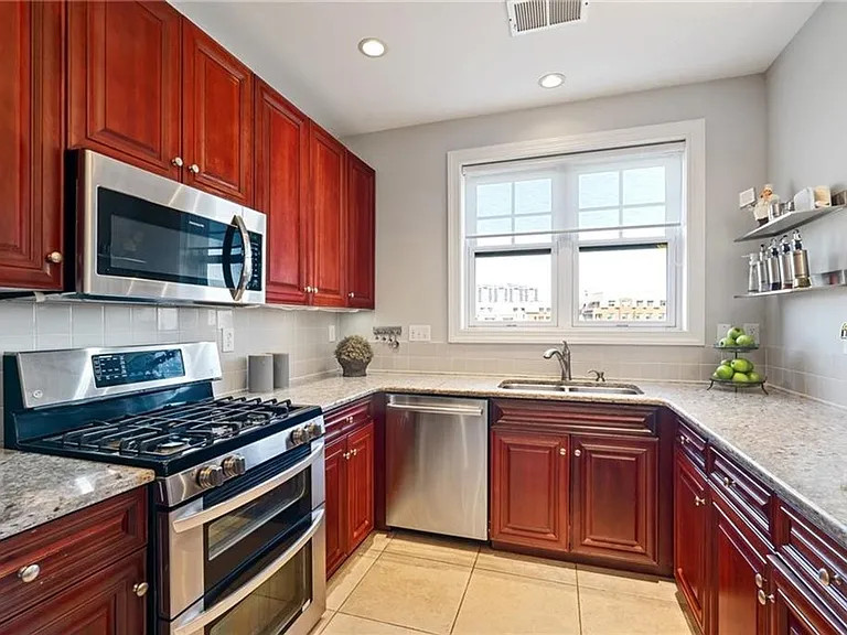 303 Brooke Ave #205 — Photo 12