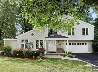 69 Pittis Ave, Allendale, NJ 07401
