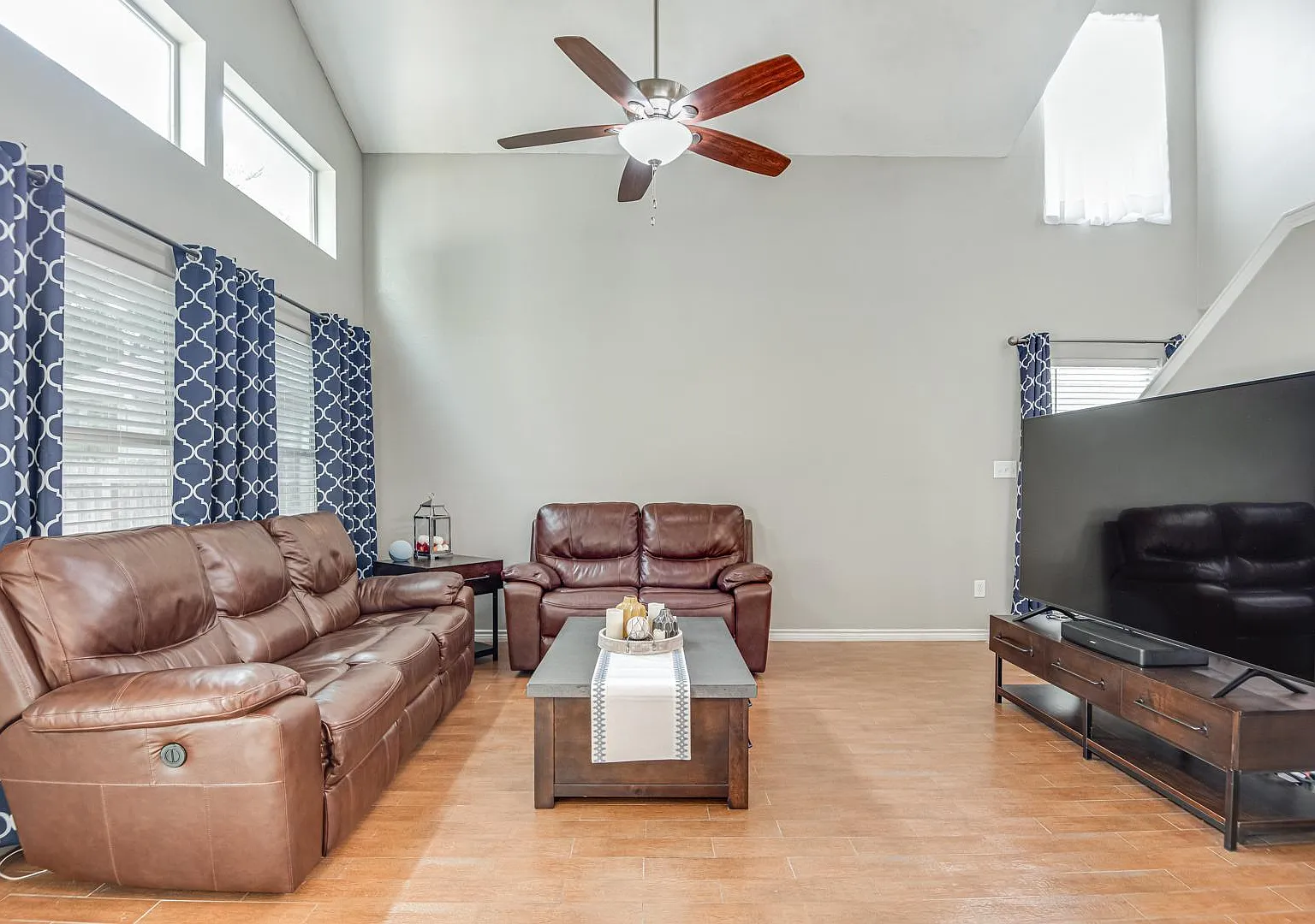 3 bed, 2.5 bath, 1365 sqft, $1,700 — Photo 3