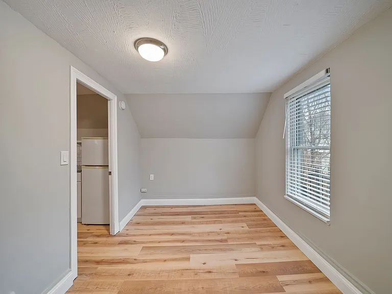 58 Perham St — Photo 7
