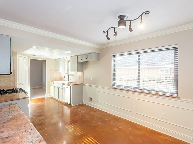 4607 Bridlewood Dr — Photo 10
